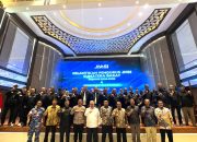 pelantikan-jmsi-sumbar-2026:-perkuat-barisan-media-siber,-lima-tokoh-raih-jmsi-awards