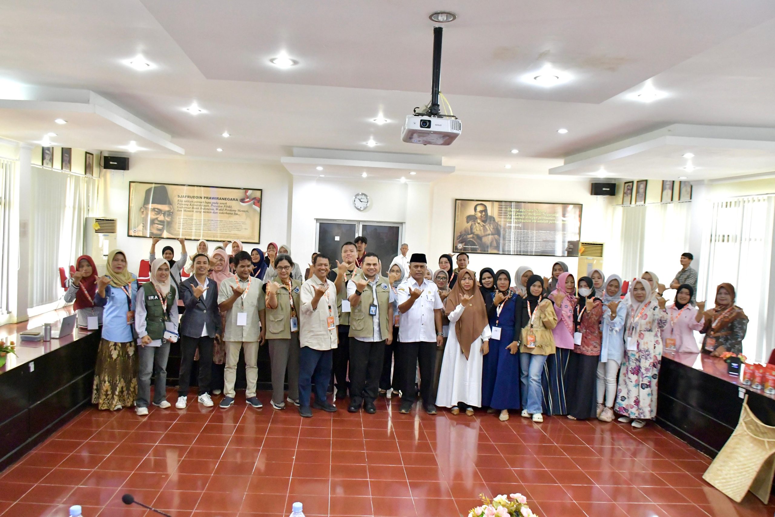 bupati-agam-buka-aktivitasi-ruang-kreatif-merah-putih
