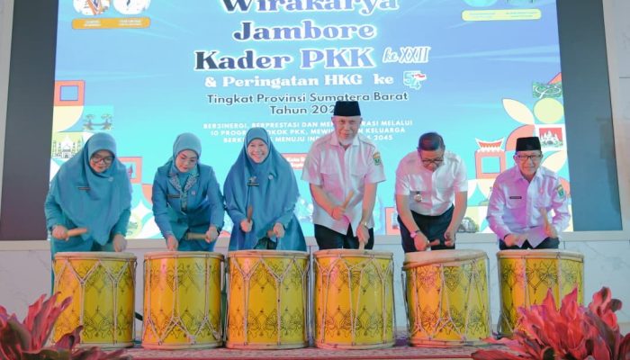 Gubernur Mahyeldi Ajak Kader PKK Wujudkan Aksi Nyata Pembangunan Keluarga