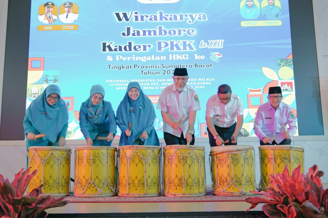 gubernur-mahyeldi-buka-jambore-kader-pkk-ke-xxii:-perkuat-keluarga-dan-dukung-pembangunan-daerah