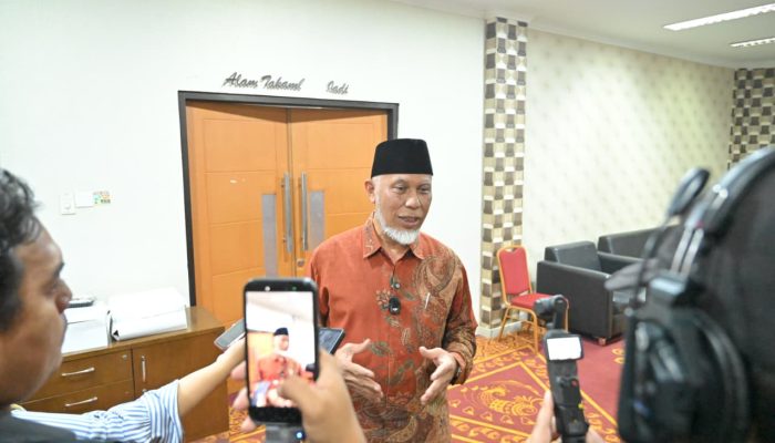 Gubernur Mahyeldi Hentikan Sementara Operasional Dapur SPPG Palupuh Selama Investigasi