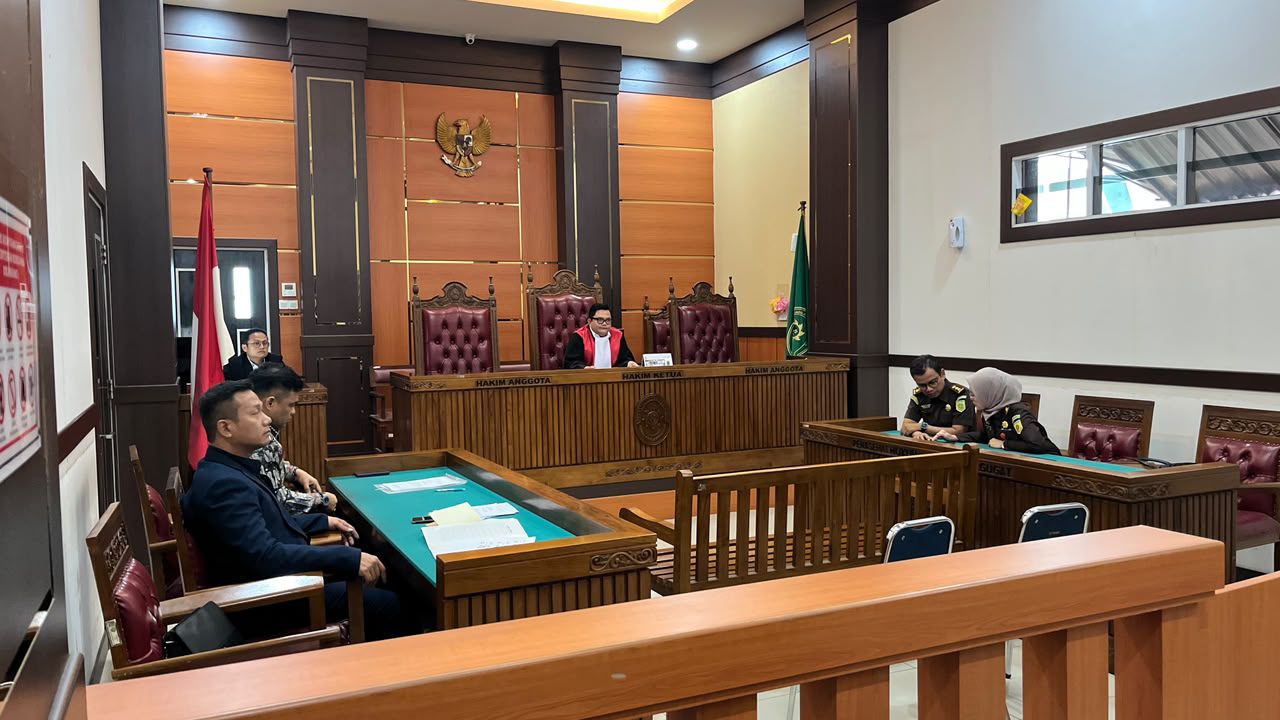 sidang-praperadilan-bsn-dihadiri-dua-anggota-komisi-yudisial