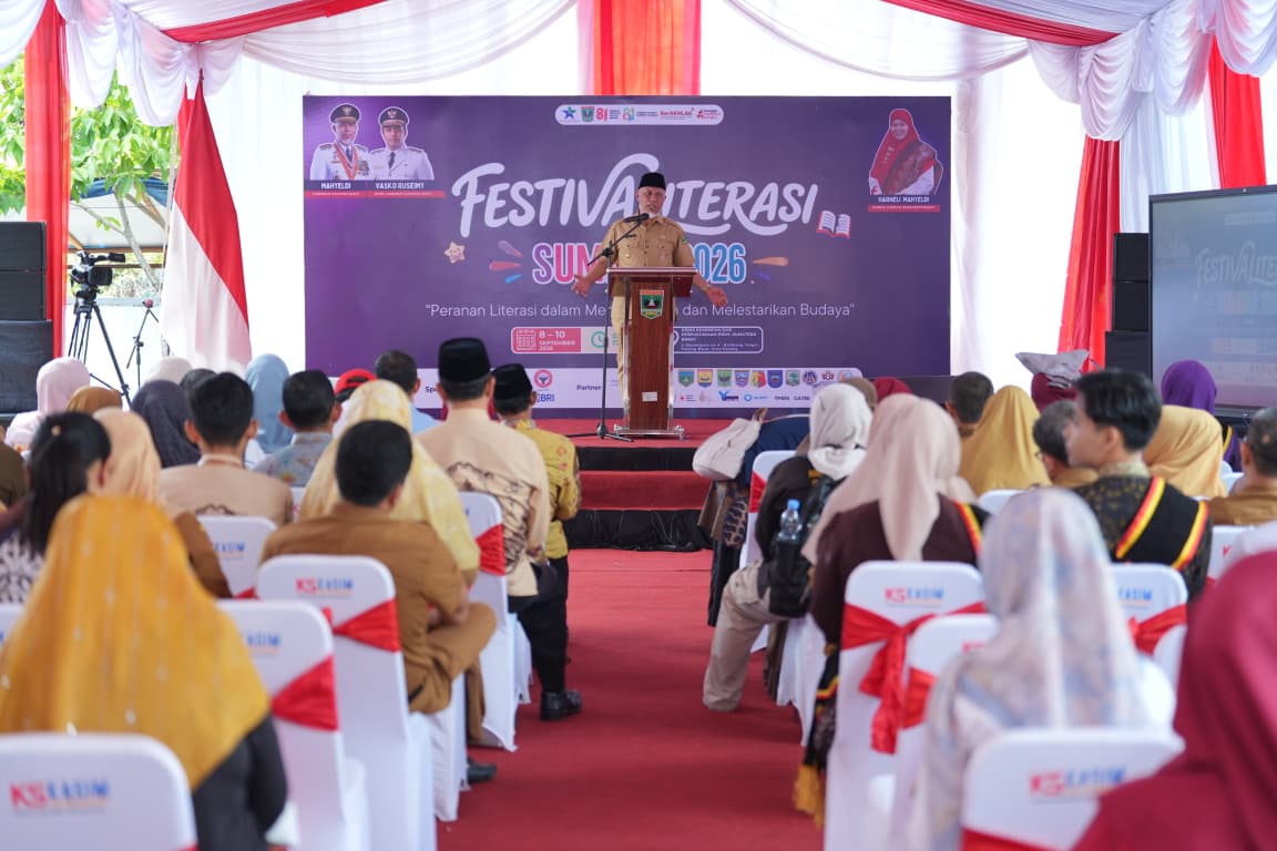 gubernur-buka-festival-literasi-sumbar-2026,-dorong-literasi-jadi-gerakan-menjaga-alam-dan-budaya