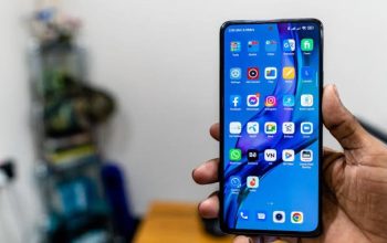 Ponsel Kelas Menengah Kini Hadirkan Layar AMOLED 120Hz yang Semakin Mulus