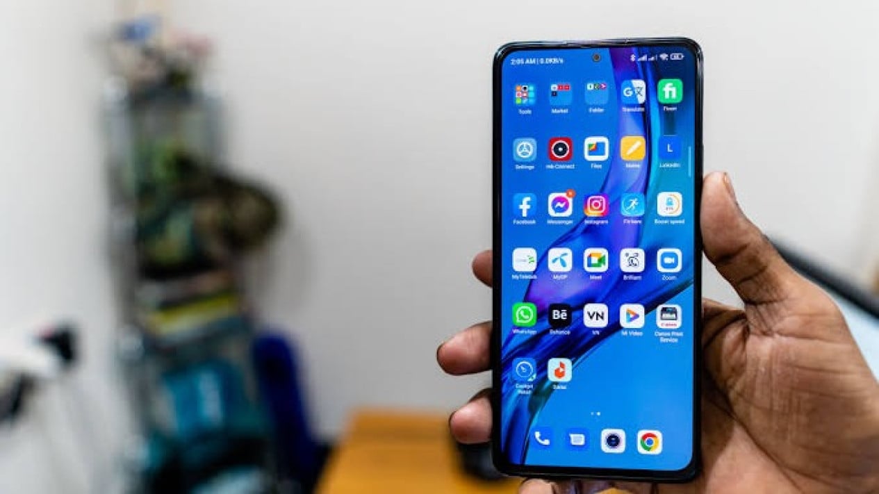 amoled-120hz-makin-banyak-di-hp-kelas-menengah,-cek-daftar-di-sini!