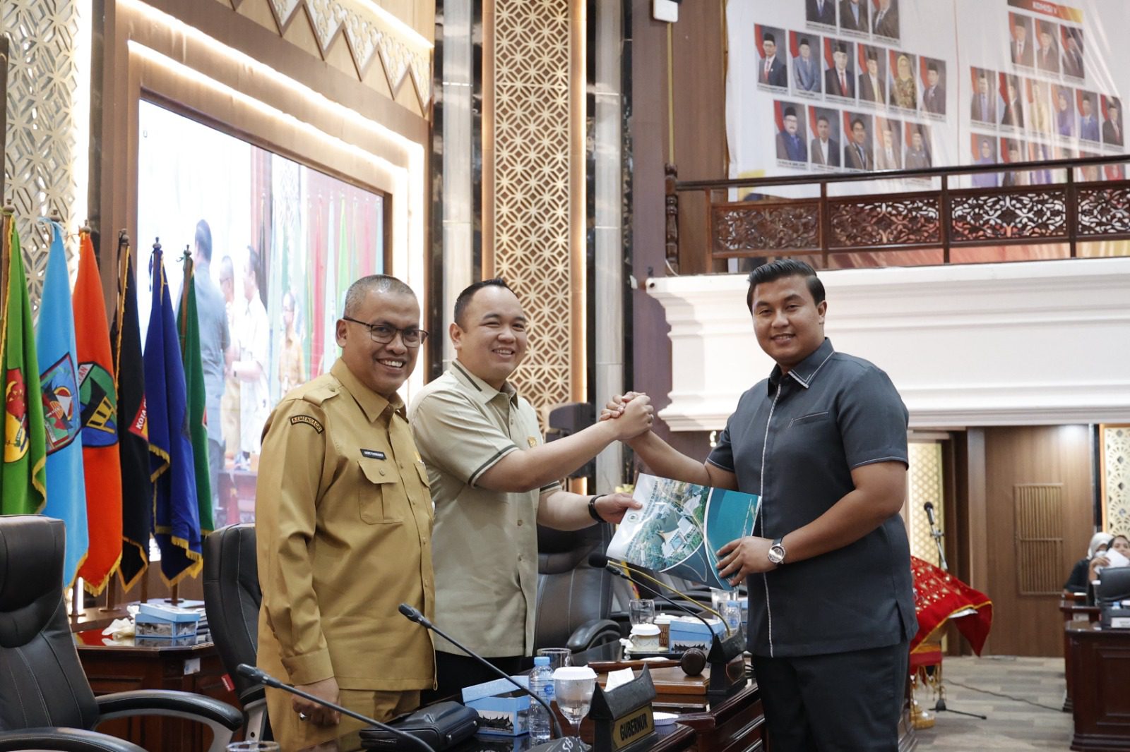 fraksi-pdi-perjuangan-pkb-sampaikan-pandangan-umum-terhadap-ranperda-perubahan-apbd-sumbar-2026