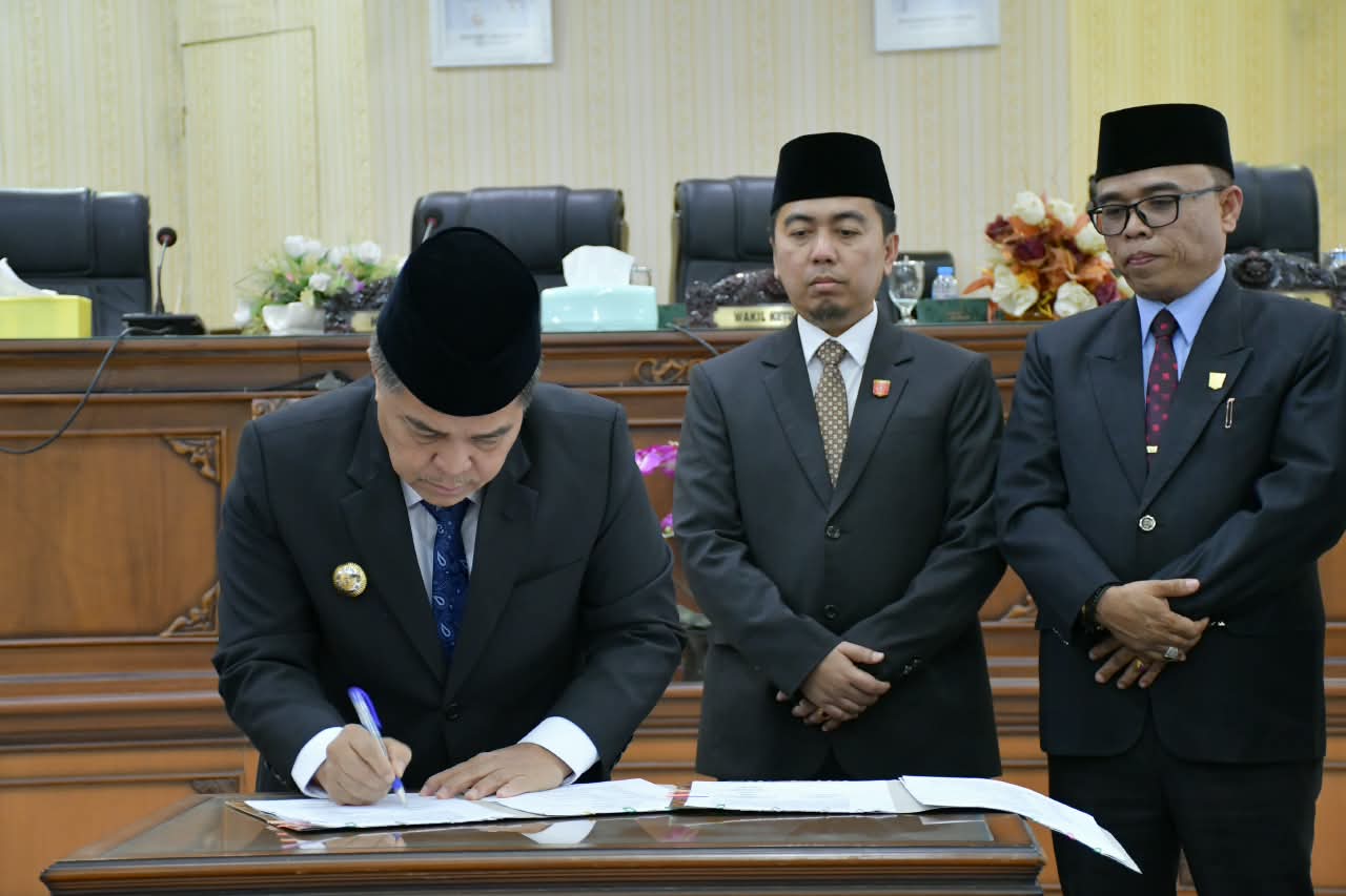 bupati-dan-dprd-agam-sepakat,-kua-ppas-2027-ditandatangani