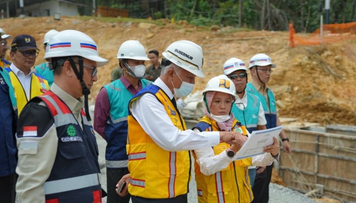 Gubernur Mahyeldi Tinjau Percepatan Pembangunan Fisik Fly Over Sitinjau Lauik