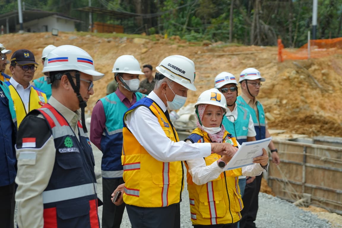gubernur-mahyeldi-pastikan-pembangunan-fly-over-sitinjau-lauik-terus-bergerak,-sudah-masuk-pekerjaan-fisik