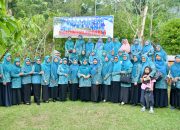 kunjungi-dasawisma-aloevera-6,-ny.-merry-dorong-warga-manfaatkan-pekarangan-rumah