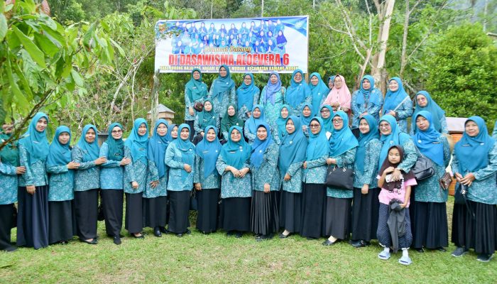 Ny. Merry Benniwarlis Dorong Kader Dasawisma Optimalkan Pekarangan Rumah di Kamang Mudiak