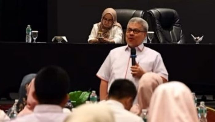 Ketua DPRD Sumbar Minta Guru PPPK Tingkatkan Kompetensi dan Adaptasi Teknologi