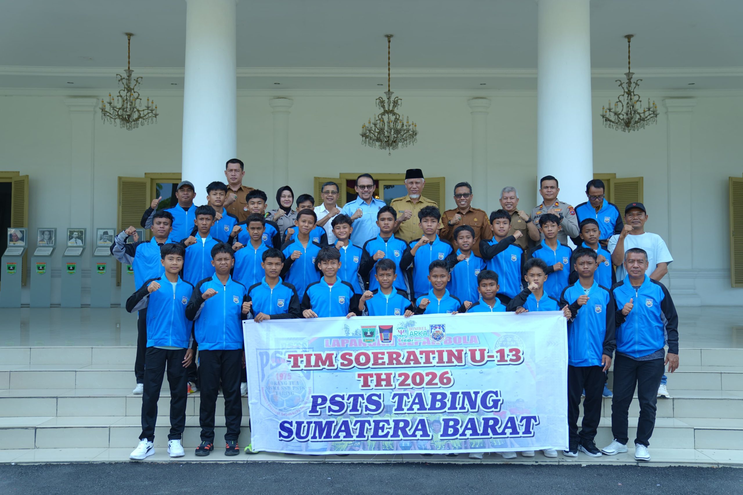 gubernur-mahyeldi-dorong-ssb-jadi-fondasi-pembinaan-sepak-bola-sumbar