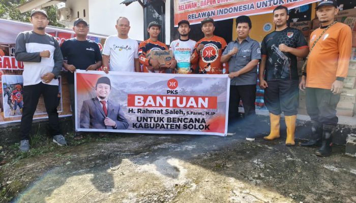 Rahmat Saleh Salurkan Bantuan Logistik bagi Korban Galodo Kabupaten Solok