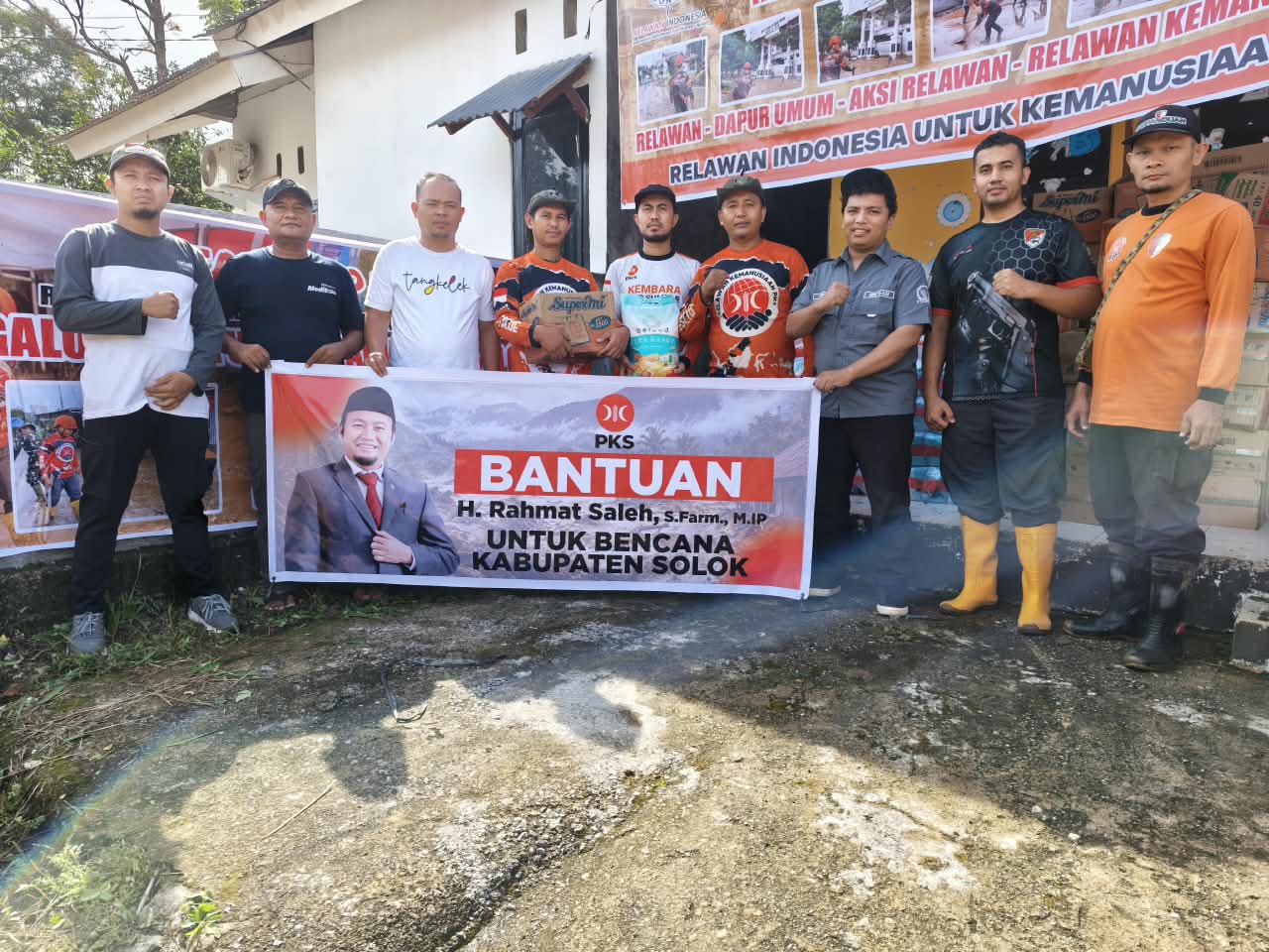 rahmat-saleh-salurkan-bantuan-tanggap-darurat-untuk-korban-galodo-di-kabupaten-solok
