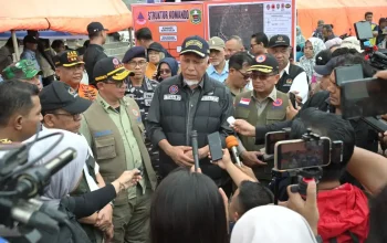 Menko PMK Tinjau Lokasi Banjir Solok dan Percepat Penanganan Darurat