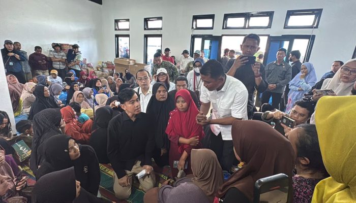 Wapres Gibran Tinjau Lokasi Banjir Solok dan Pastikan Pemulihan Warga Berjalan Optimal