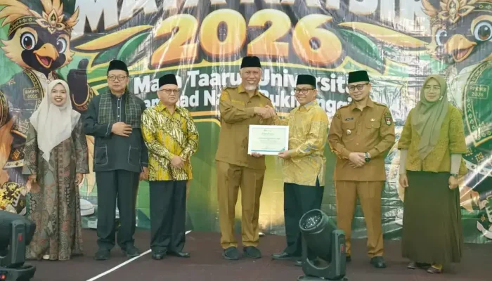 Gubernur Mahyeldi Tantang Mahasiswa UMN Bukittinggi Teladani Nilai Perjuangan Mohammad Natsir