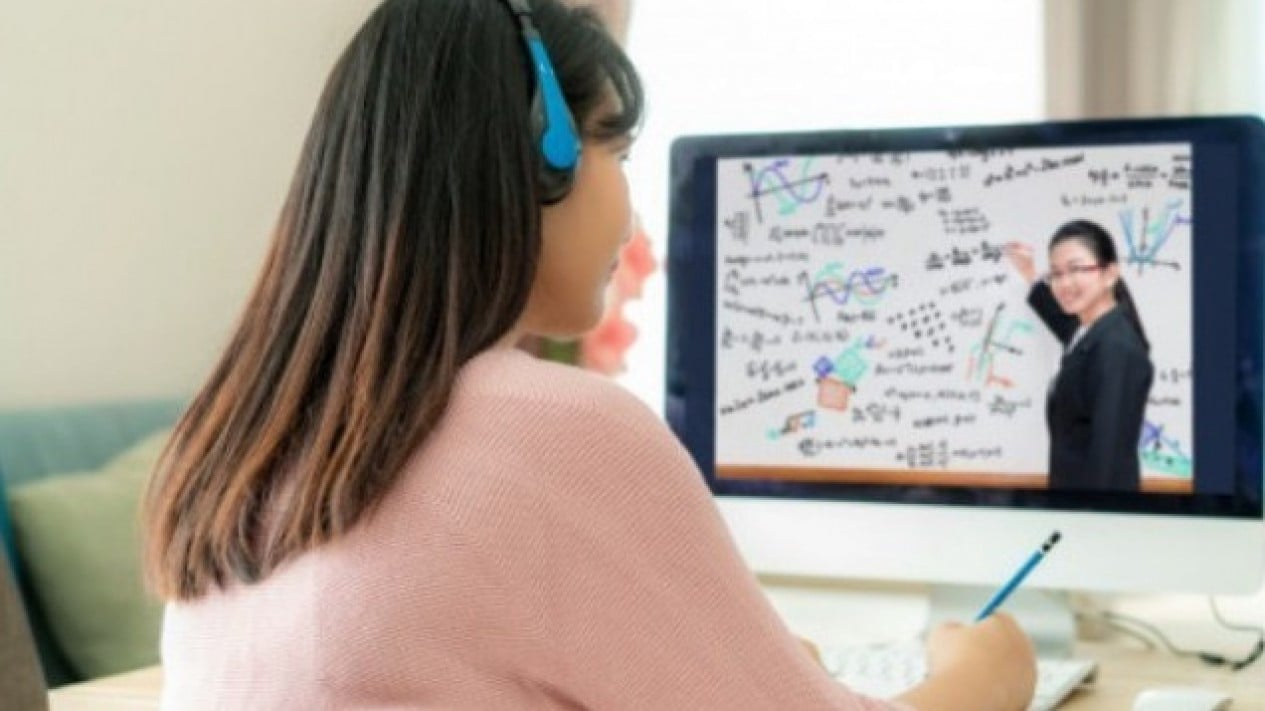 siswa-diajak-gunakan-ai-dan-data-untuk-solusi-lingkungan-berbasis-steam