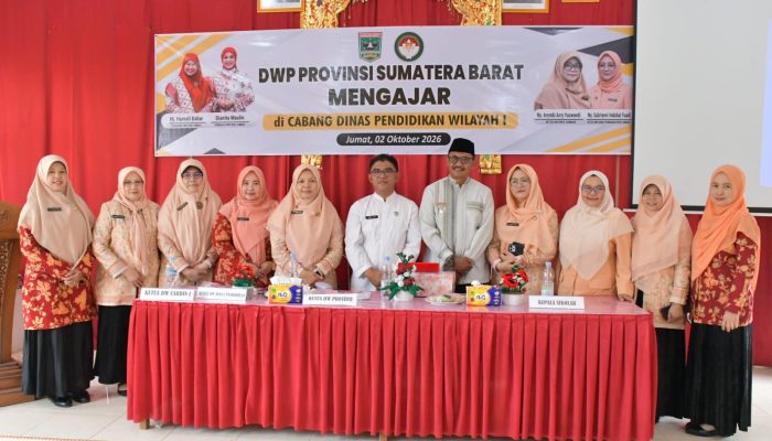 DWP Sumbar dan Agam Gelar Program Mengajar di SMAN 1 Ampek Angkek