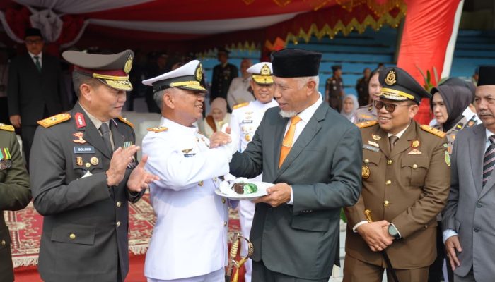 Gubernur Mahyeldi Apresiasi Peran Aktif TNI Tangani Bencana di Sumbar