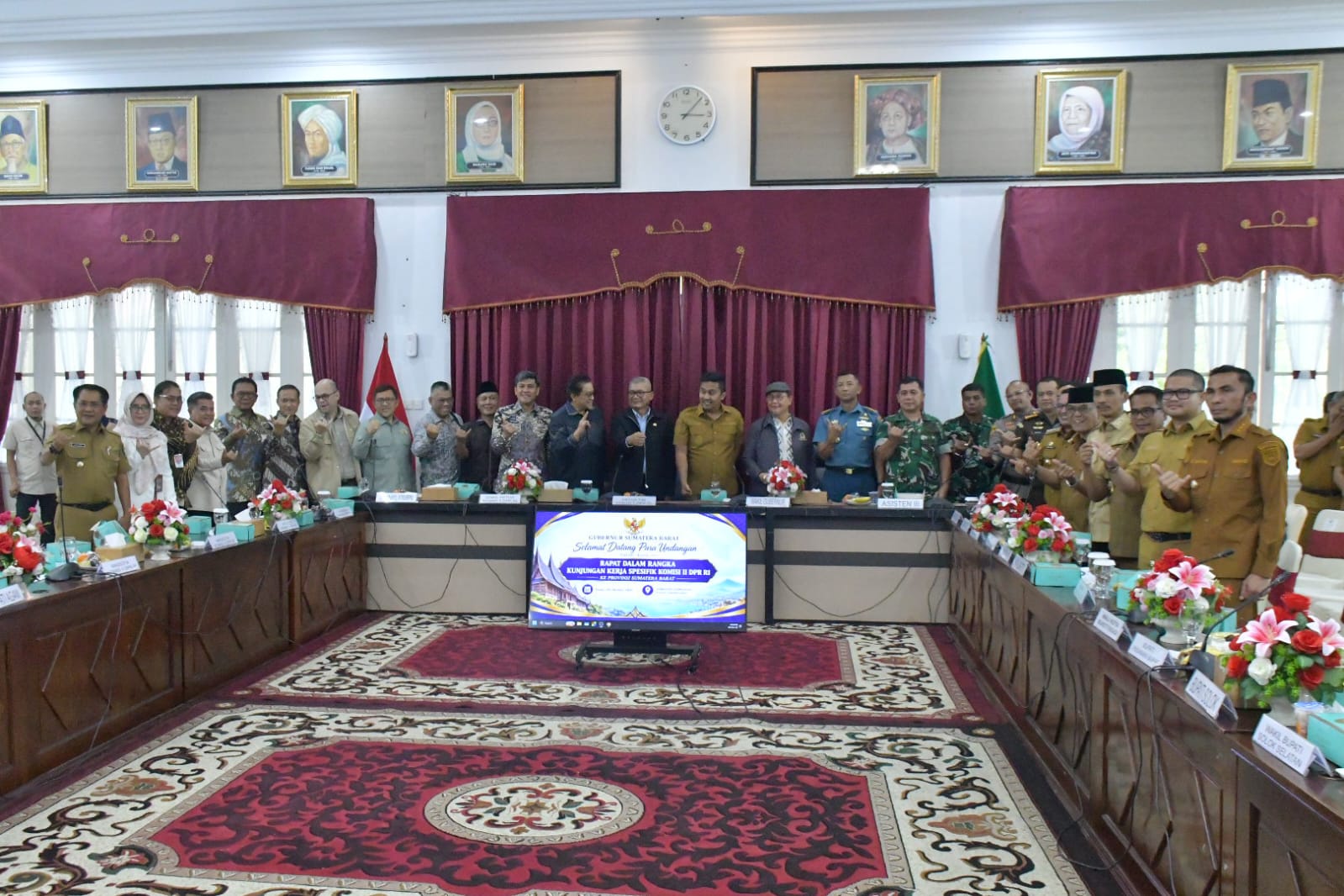 bupati-agam-sampaikan-tiga-aspirasi-strategis-kepada-komisi-ii-dpr-ri
