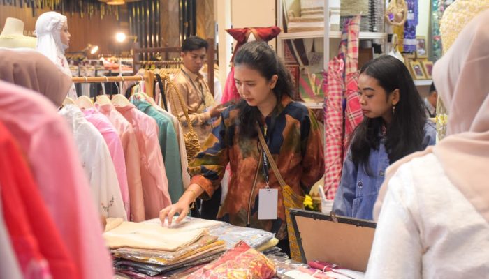 Kontingen Agam Tampil Percaya Diri Tunjukkan Produk Lokal di INACRAFT 2026