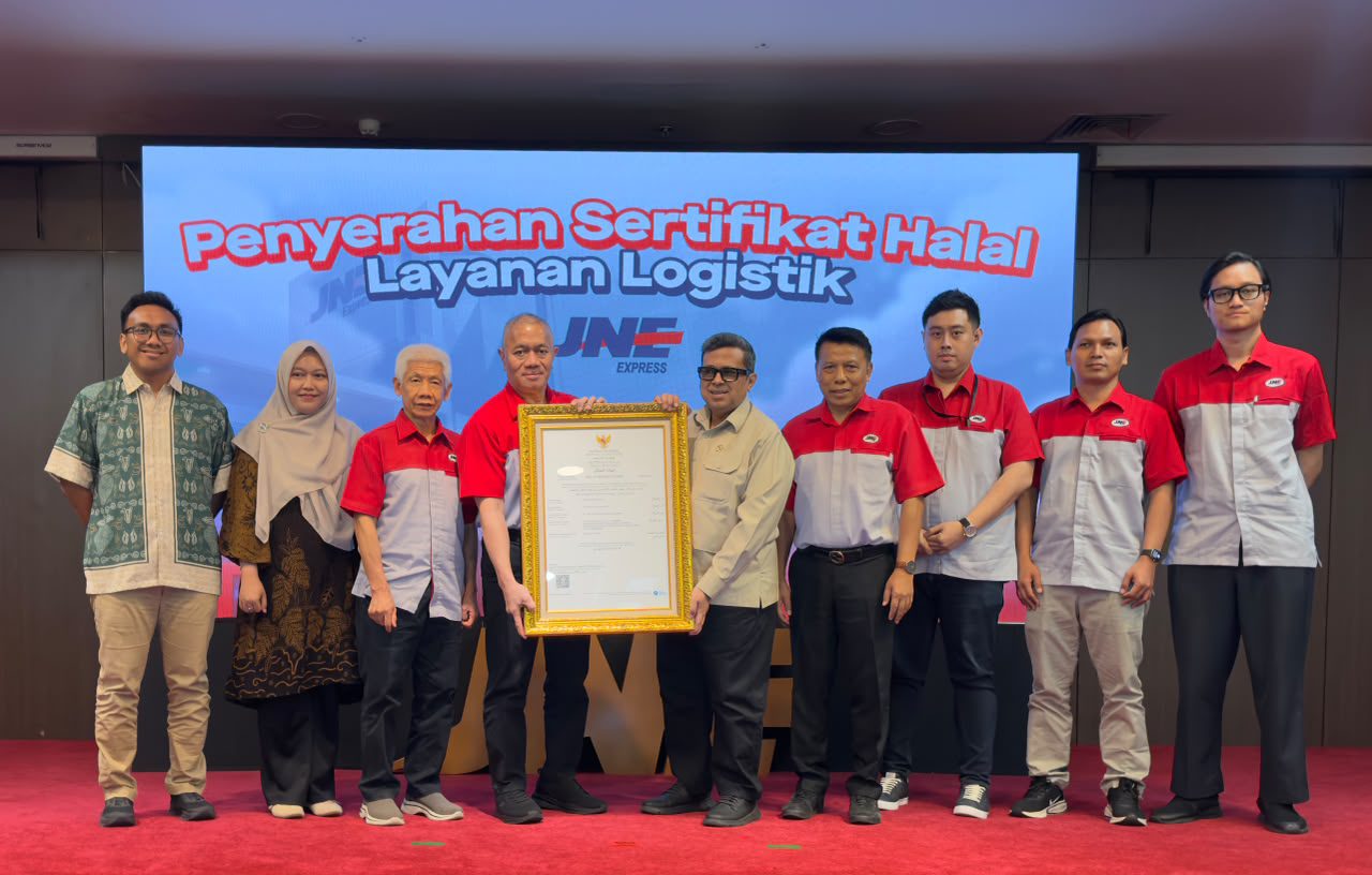 jne-raih-sertifikasi-halal-untuk-layanan-logistik-dari-bpjph,-perkuat-standar-layanan-terpercaya